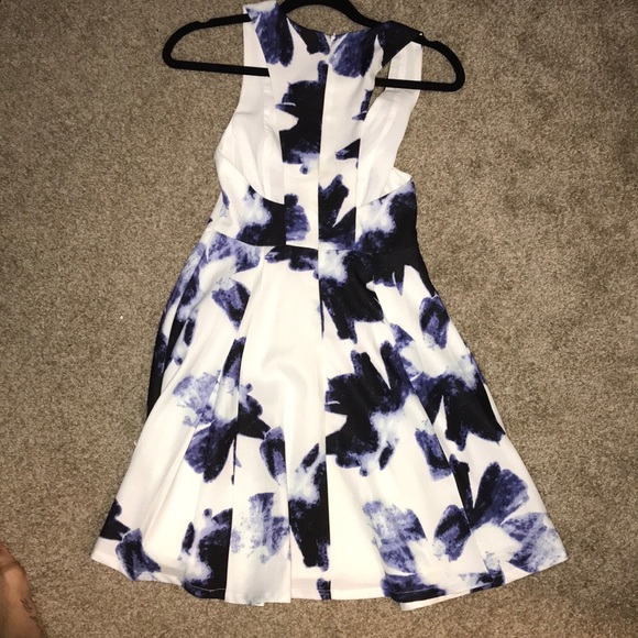 Dress - Picture 2 of 2
